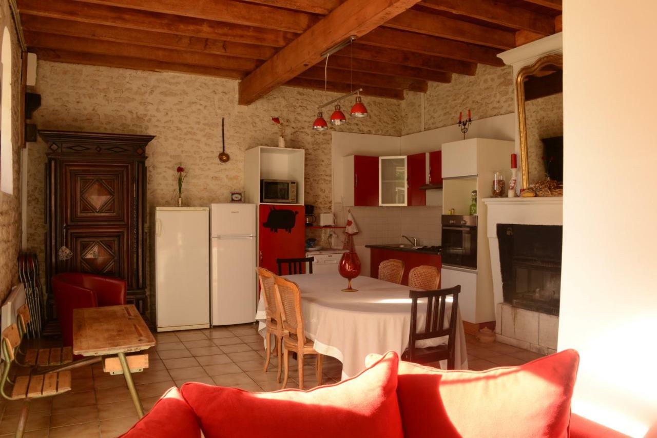 Les Demeures De La Laigne Bed & Breakfast Allas-Bocage Exterior photo